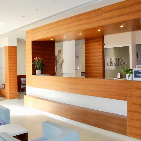 Cristina Hotel 3*