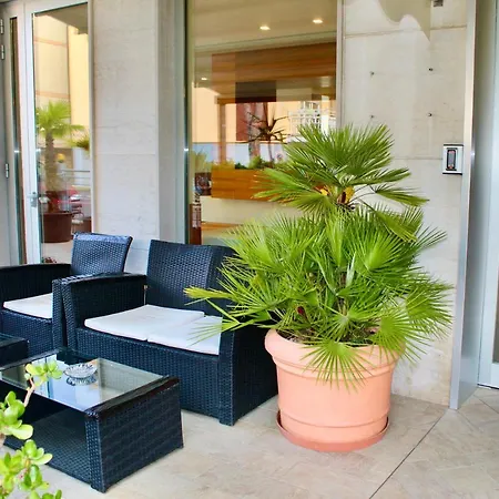 Cristina Hotel