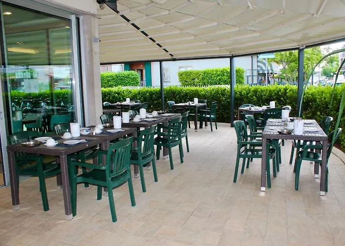 Отель Cristina Градо