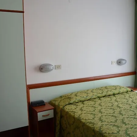 克里斯蒂娜酒店 3*