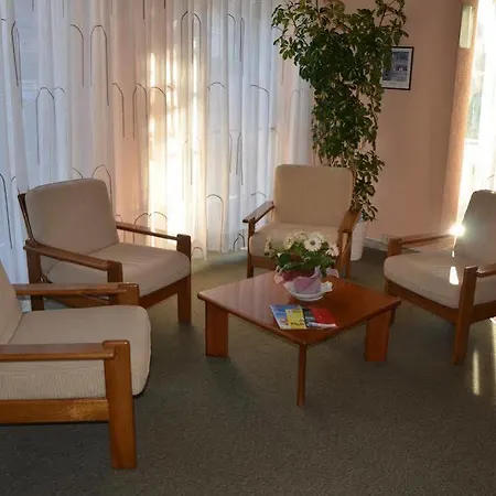 克里斯蒂娜酒店 3* 格拉多