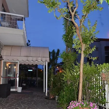 酒店 克里斯蒂娜酒店